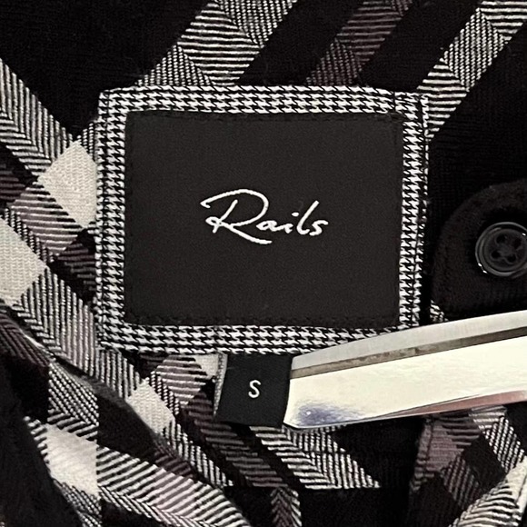 Rails Milo Long Sleeve Brushed Plaid Button Front Rayon Top Black Size Small - Picture 5 of 6
